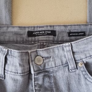 Jones New York Signature Jeans